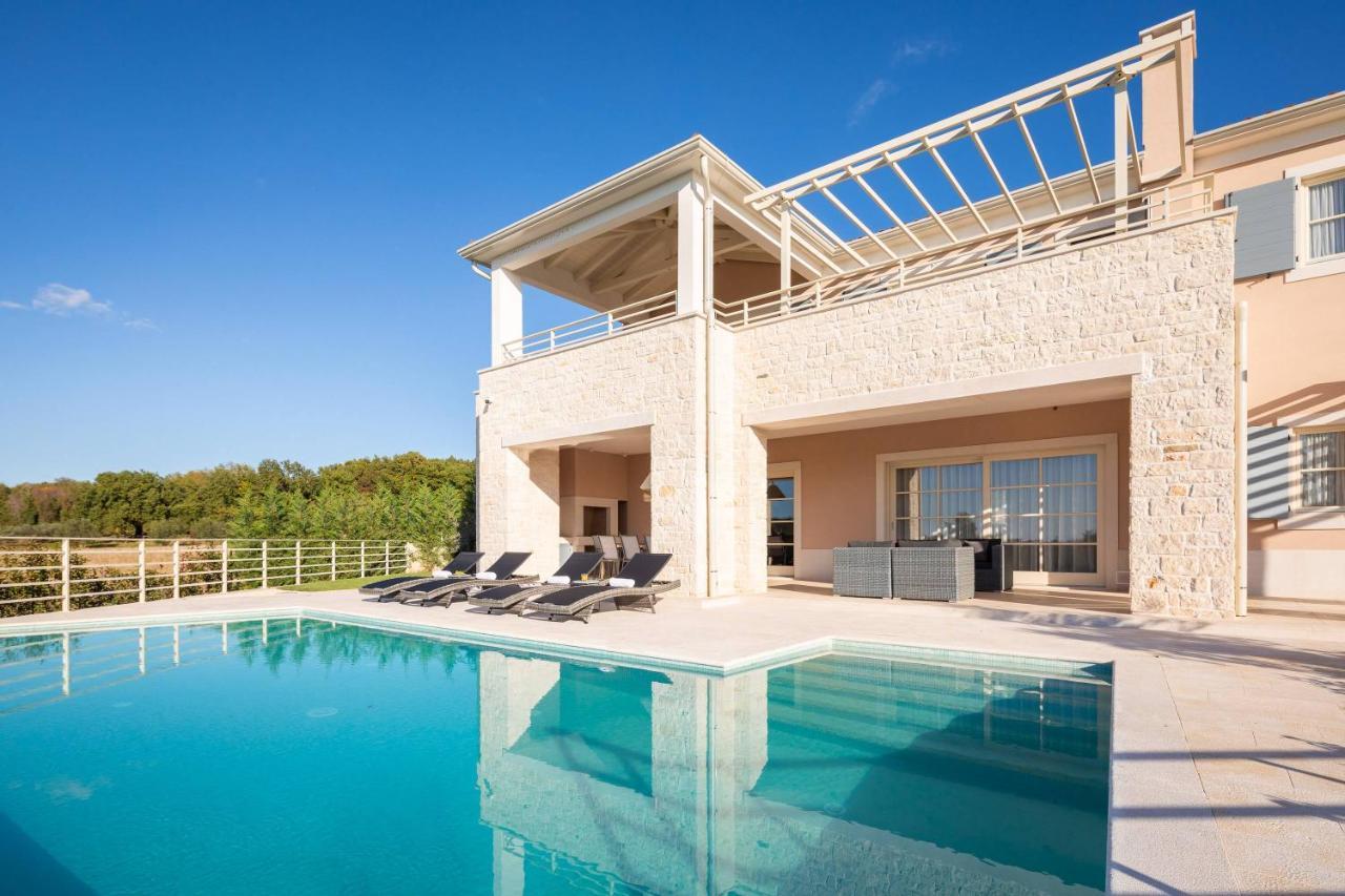 Villa Blanche By Ilc Brtonigla Luaran gambar
